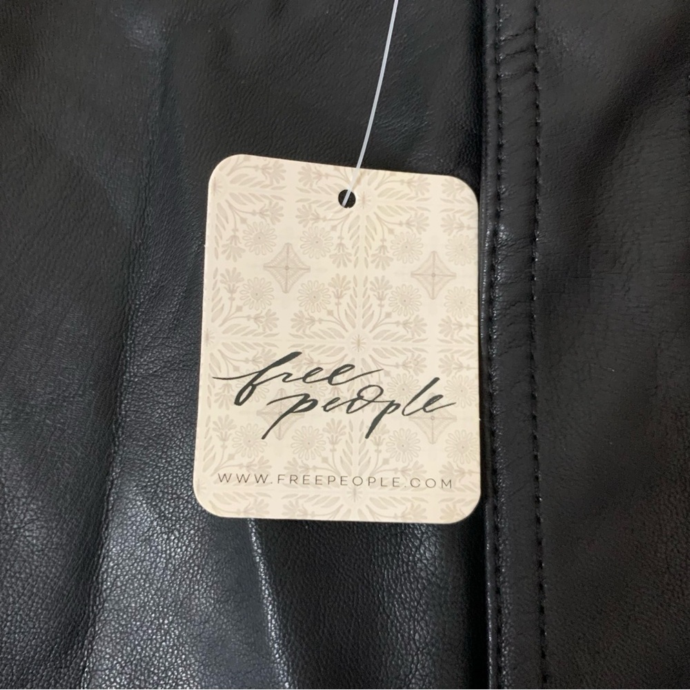 Free people Womens black faux leather button fly high waist shorts 6 NWT - Picture 2 of 9